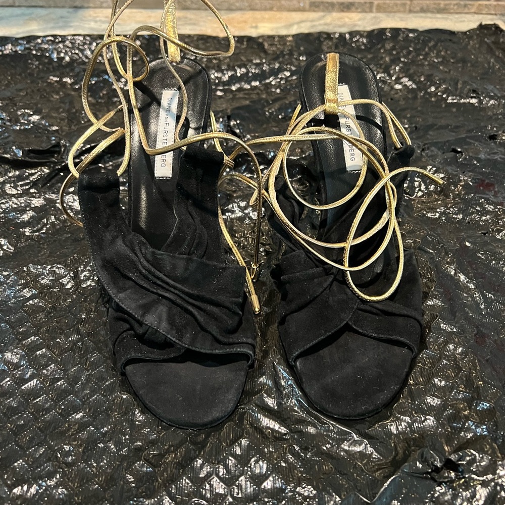 Diane Von Furstenberg black sandals